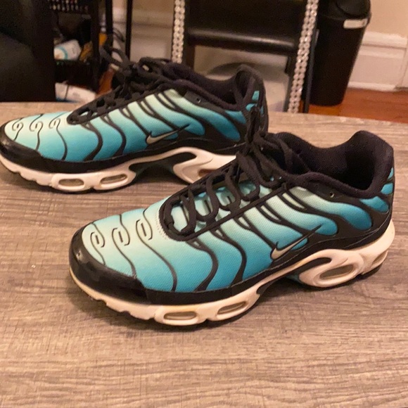 Nike - Picture 3 of 3